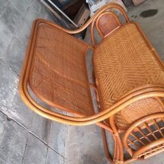 藤製の長椅子