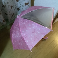 幼児　女の子　傘