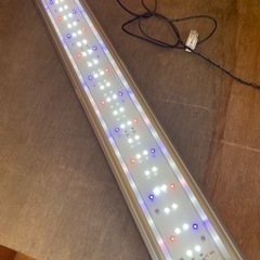 【ネット決済】60センチ水槽用LEDライト