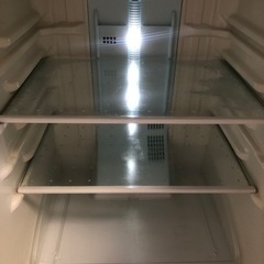 きれに利用した冷蔵庫です😊