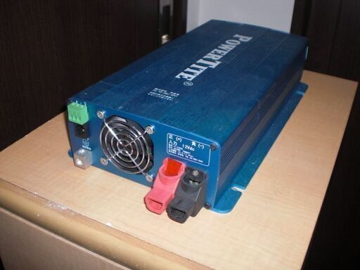キャンピングカーに必須の インバーター 正弦波700W