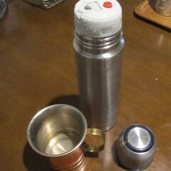 銅珈琲マグカップと　小型携帯の魔法瓶