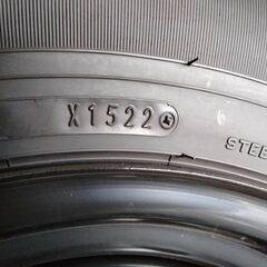 新車ハイエースから取外した純正タイヤとホイールです