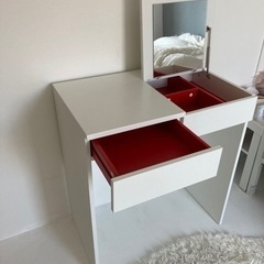 新品　IKEAドレッシングテーブル(定価¥11,990)