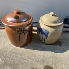 壺　梅干容器　２個の画像