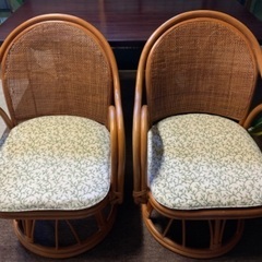椅子 二つで200円にお値下げ