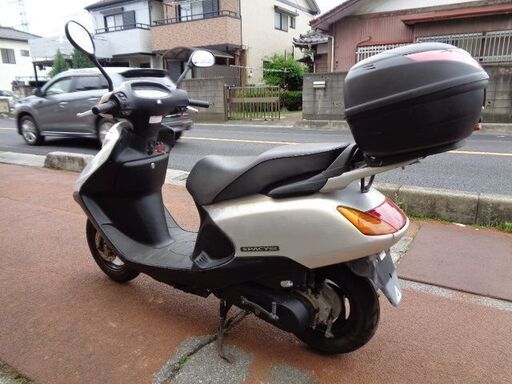 NO.4279　スペイシー１００　４サイクルエンジン　リヤボックス付き　シルバー　☆彡