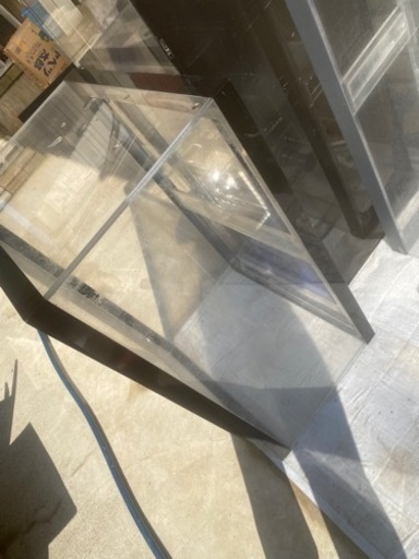 大型プラスチック水槽 グレー 600ℓ アクリル水槽 1800×600×500 大型