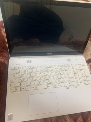 ライフブック AH77M FMVA77MW(アーバンホワイト) 決まりました 富士通