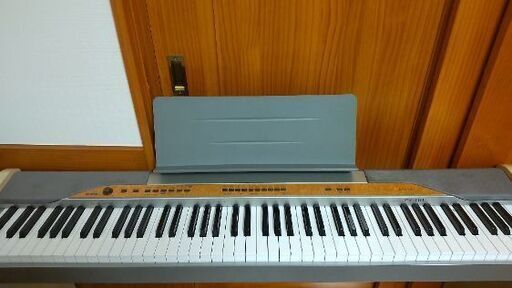 CASIO 電子ピアノPX110