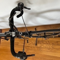 ロードバイク Cannondale (空気入れ・ライト・輪行バック・スタンド付き)