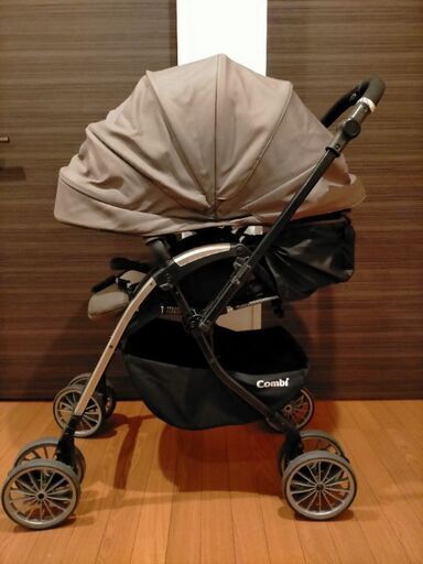 半額以下★ベビーカー コンビ  combi アンブレッタ