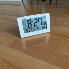 SEIKO 温度湿度計つき電波時計