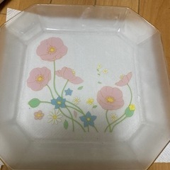 花柄ガラス製皿