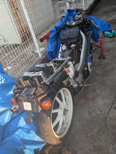 二度とでませんよ！！ワンオーナー3000ｋｍ　ＶＦＲ４００Ｒ　クランキングＯＫ　ＨＯＷ　ＭＵＣＨ！！　書類あり！！ 二度とでませんよ！！ワンオーナー3000km VFR400R ク