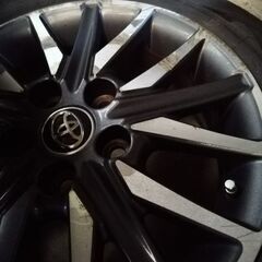 トヨタヴォクシー中古ホイル、タイヤ四本セット！キズ有り