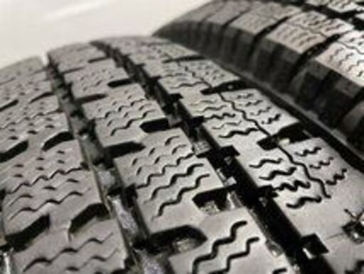 TOYO DELVEX 935 195/80R15 107/105N LT 15インチ スタッドレス 4本 2021年製 バリ溝 ハイエース キャラバン等　(MTK235) クレジットカード QRコード決済可能