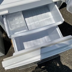 【RKGRE-899】特価！シャープ/137L 2ドア冷凍冷蔵庫/SJ-C14C-W/中古品/2017年製/当社より近隣無料配達！