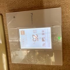 ダイキン業務用エアコン　確か2017年製ツインタイプ