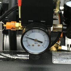 アストロプロダクツ サイレントエアコンプレッサー AP040923 中古品 タンク容量6L