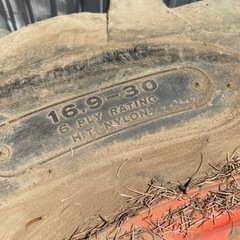 16.9 /r30 キングタイヤ　クボタ