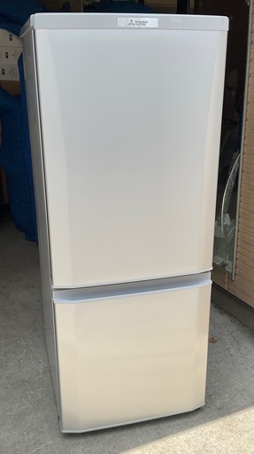 【RKGRE-901】特価！三菱/146L 2ドア冷凍冷蔵庫/MR-P15E-S1/品/2020年製/当社より近隣無料配達！