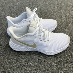 ナイキ　NIKE のシューズ