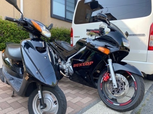 左の綺麗なスクーター❗️お問合せ中