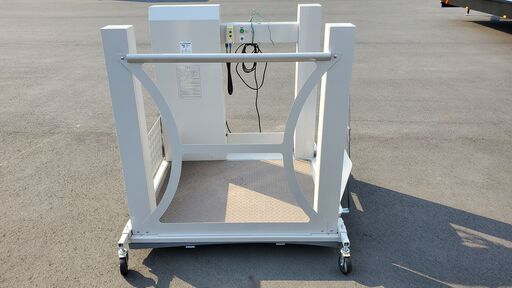 車いす用自動昇降機　テクノリフター