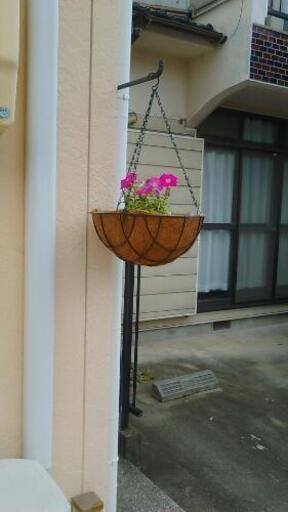 簡単設置ハンギングポール吊り下げ用 アイアン スチール 製造販売 ガーデニング 園芸 フラワースド フラワーラック プランター 上木鉢 花 コロ 鳴子北のその他の無料広告 無料掲載の掲示板 ジモティー