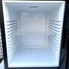 【売約済み】　2021年製　エーステージ A-stage AR-32L01MG [ミラーガラスペルチェ式冷蔵庫 32L ブラック] ペルチェ式　冷蔵庫　1ドア　1D 単身用　サブ　静音　軽い　鏡　鏡面