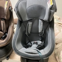 双子大歓迎　チャイルドシート2台