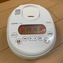 【受け渡し者決定しました】アイリスオーヤマ炊飯器 3合 RC-M...