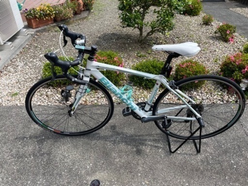 ビアンキ　Bianchi クラリス　ペダルは105 2016年式 44サイズ