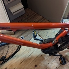 ★美品・新品同様★2020年購入・未走行・室内保管★ブリヂストン電動アシスト自転車★リアルストリーム★ソリッドオレンジ