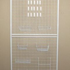 売却済み【平日取りに来ていただける方】壁面ラック（パーティション...
