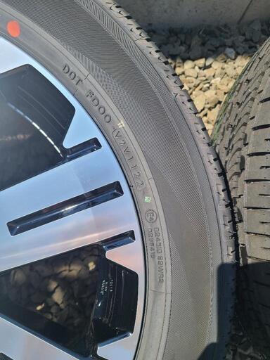 新車外し タイヤ【デリカD:5 225/55 R18 純正ホイール、ナット付き