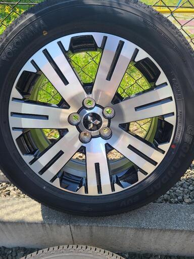 新車外し タイヤ【デリカD:5 225/55 R18 純正ホイール、ナット付き