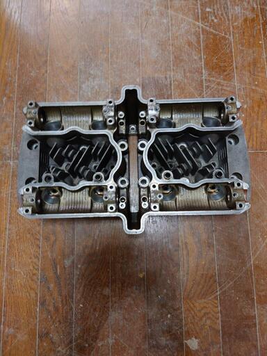ゼファー1100シリンダーヘッド