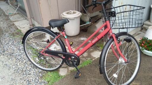 お取引中。美品、三段変速、オートLED、26インチ自転車。