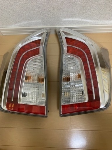 30プリウス 後期テール 美品 純正 取付サポート