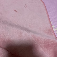 ピンク　マット　約200×200cm 犬が引っ掻いた跡あります