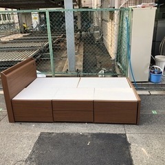 ??大阪市内配達組み立て無料??美品セミダブルベッド⁉?