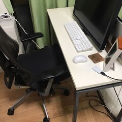 パソコンデスクと高級オフィスチェア イトーキスピーナのセット