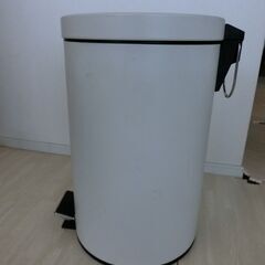 IKEA イケア ペダル式ゴミ箱 白