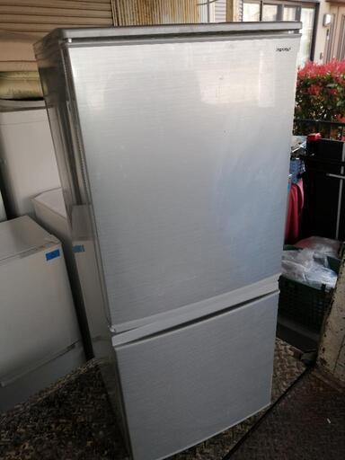 ⑲【2018年】137L 2ドア冷凍冷蔵庫　シャープ