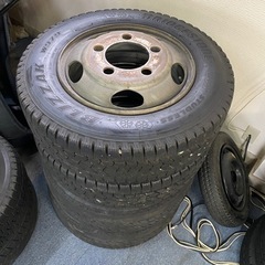 トラックホイール4本 215/70r17.5 118/116L LT