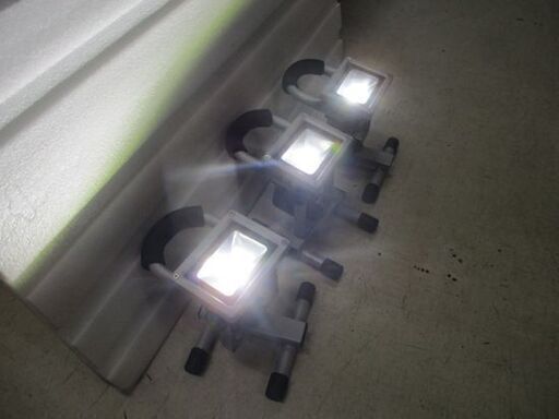 LED 投光器 10W 充電式 T-TY03 照明器具 ライト 3点セット 点灯確認済み 札幌市 中央区