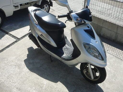 SYM ATTILA アティラ 125 シルバーメタリック