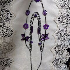 【✨取引成立!】紫のお花とガラス玉のネックレス